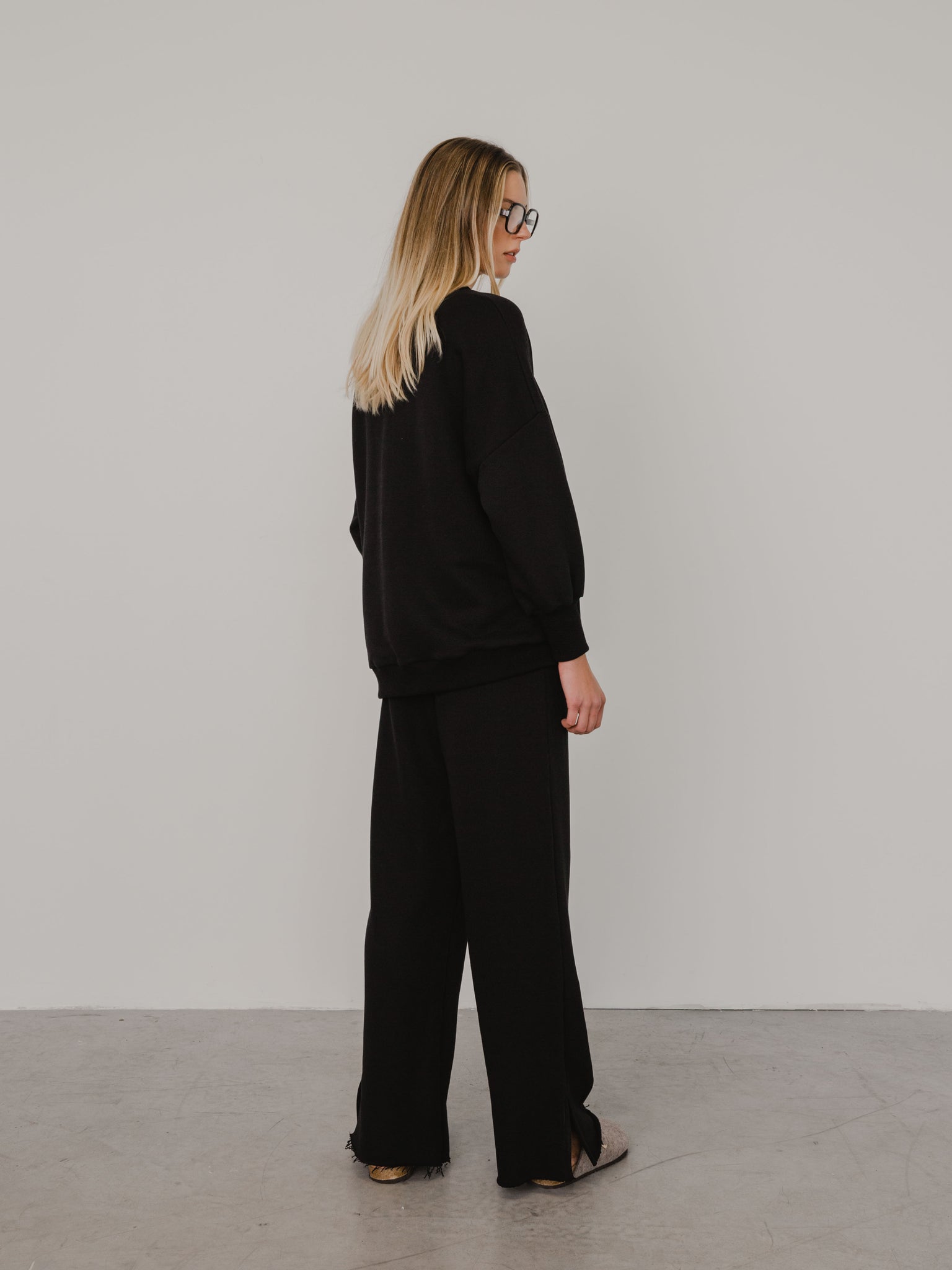 RELAXED TROUSERS