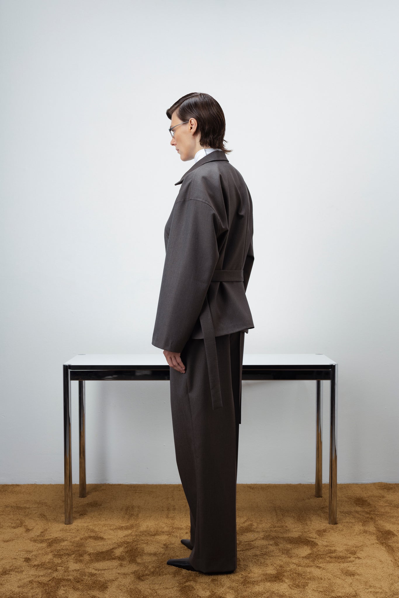 PLEATED STRAIGHT TROUSERS IN TAUPE