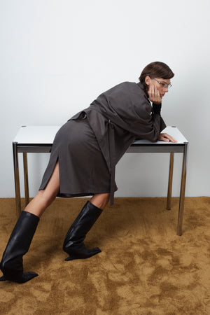 MIDI SKIRT WITH TWO SLITS IN TAUPE