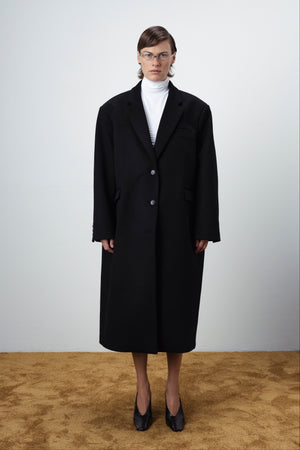 STATEMENT WOOL COAT IN BLACK