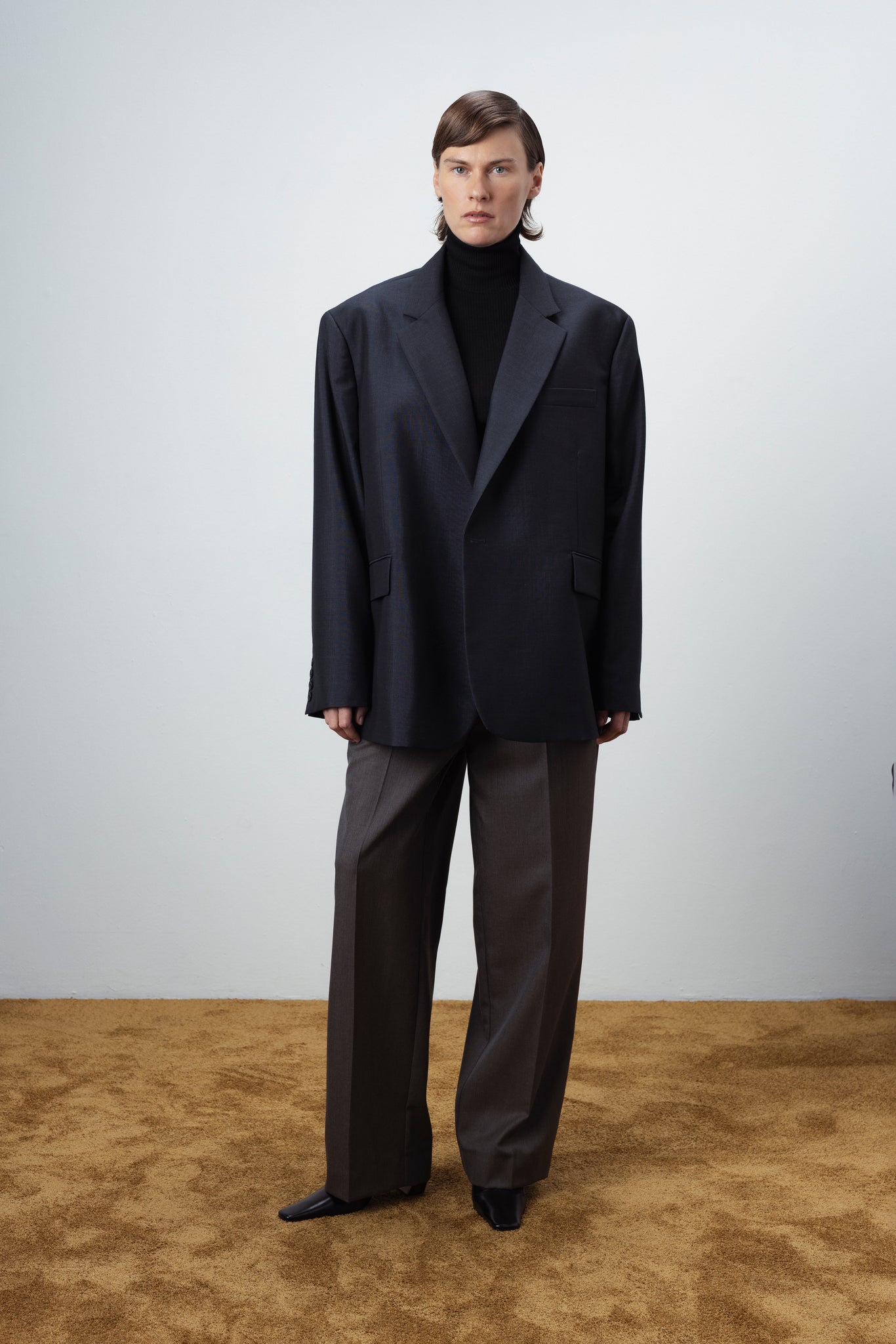 OVERSIZED WRAP BLAZER IN BLACK WOOL