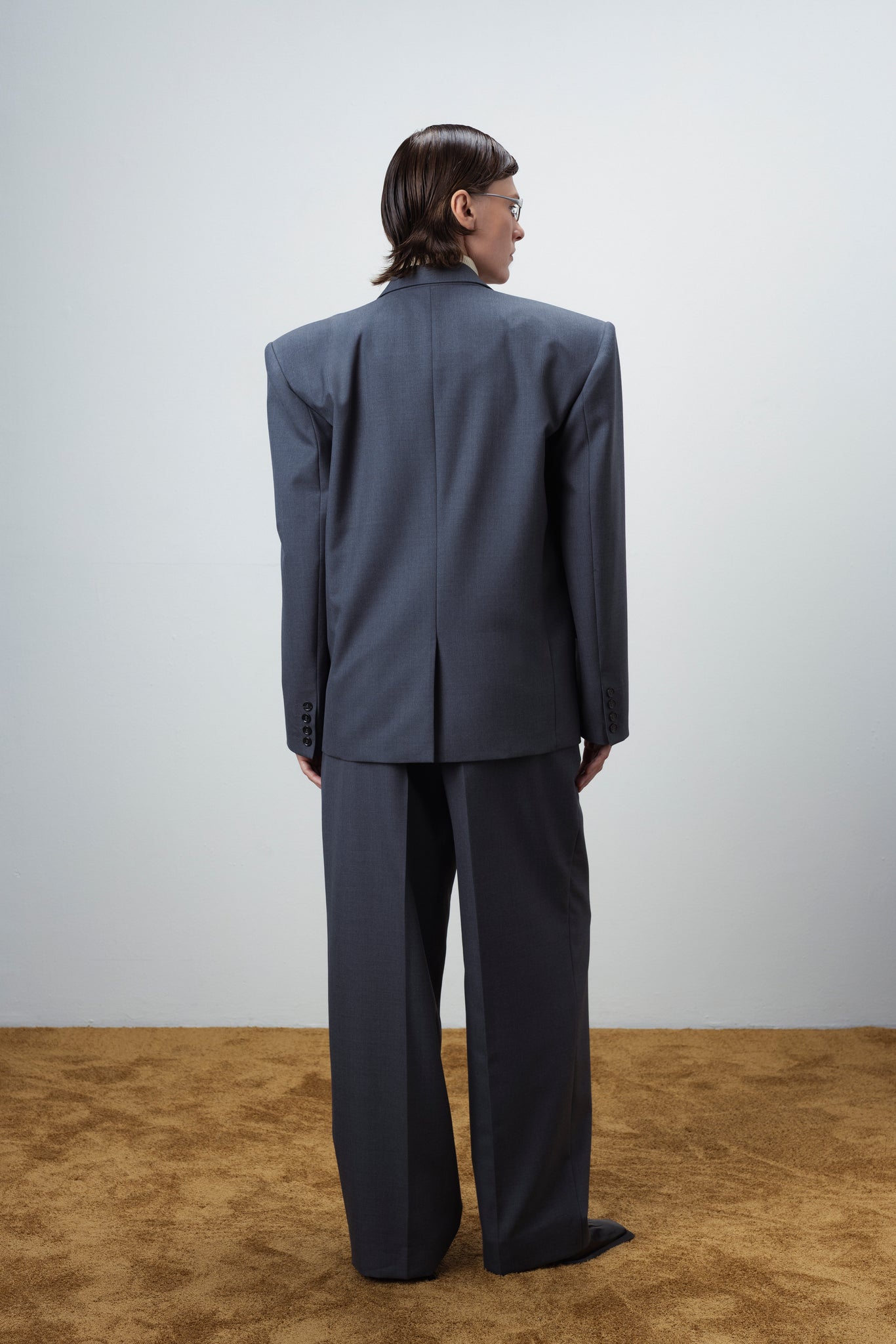 PLEATED STRAIGHT TROUSERS IN GREY