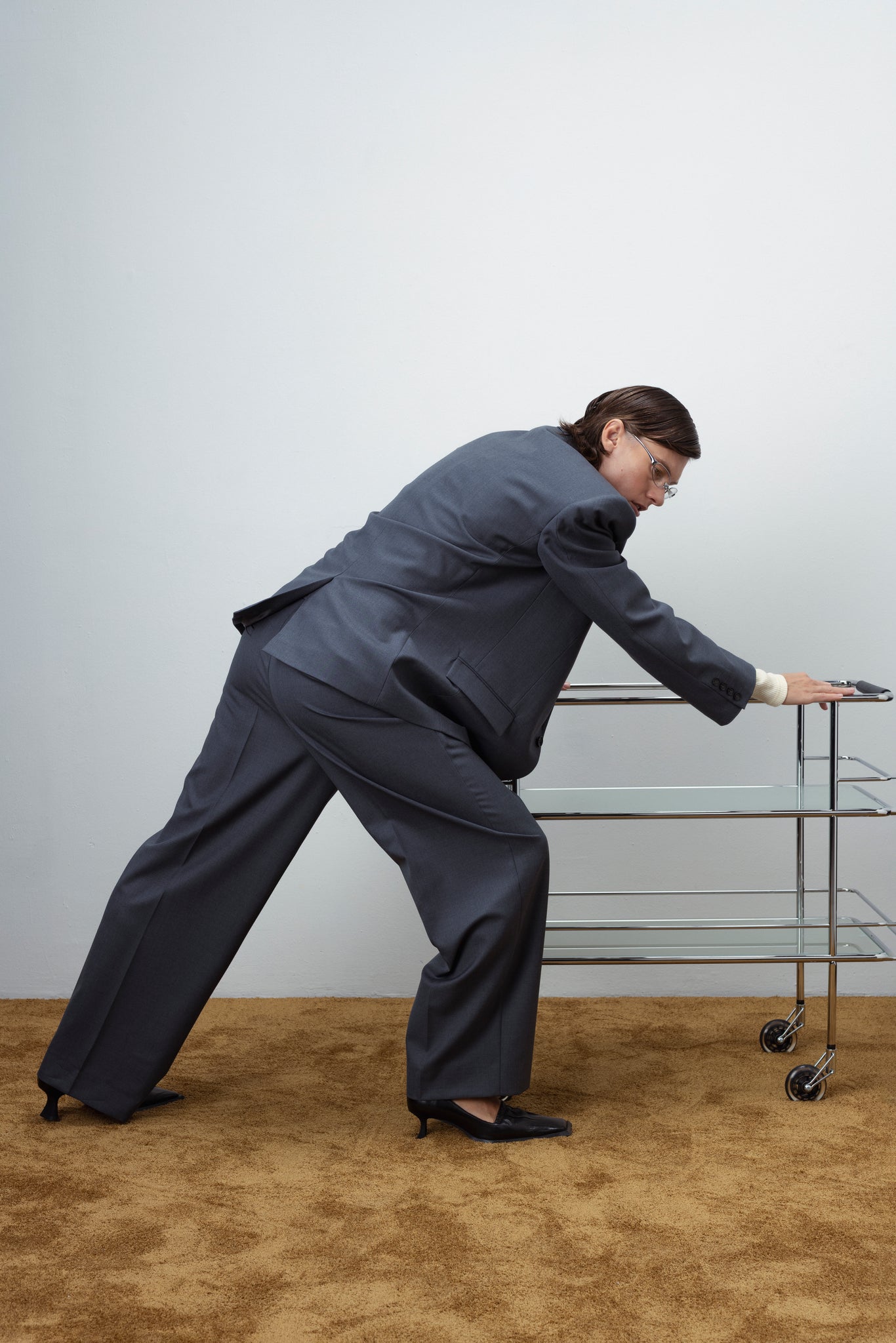 PLEATED STRAIGHT TROUSERS IN GREY