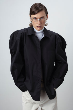 STRUCTURED OVERSIZED SHIRT IN BLACK