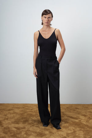 PLEATED STRAIGHT TROUSERS IN BLACK