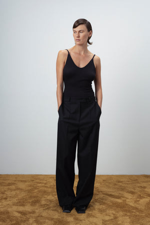 PLEATED STRAIGHT TROUSERS IN BLACK