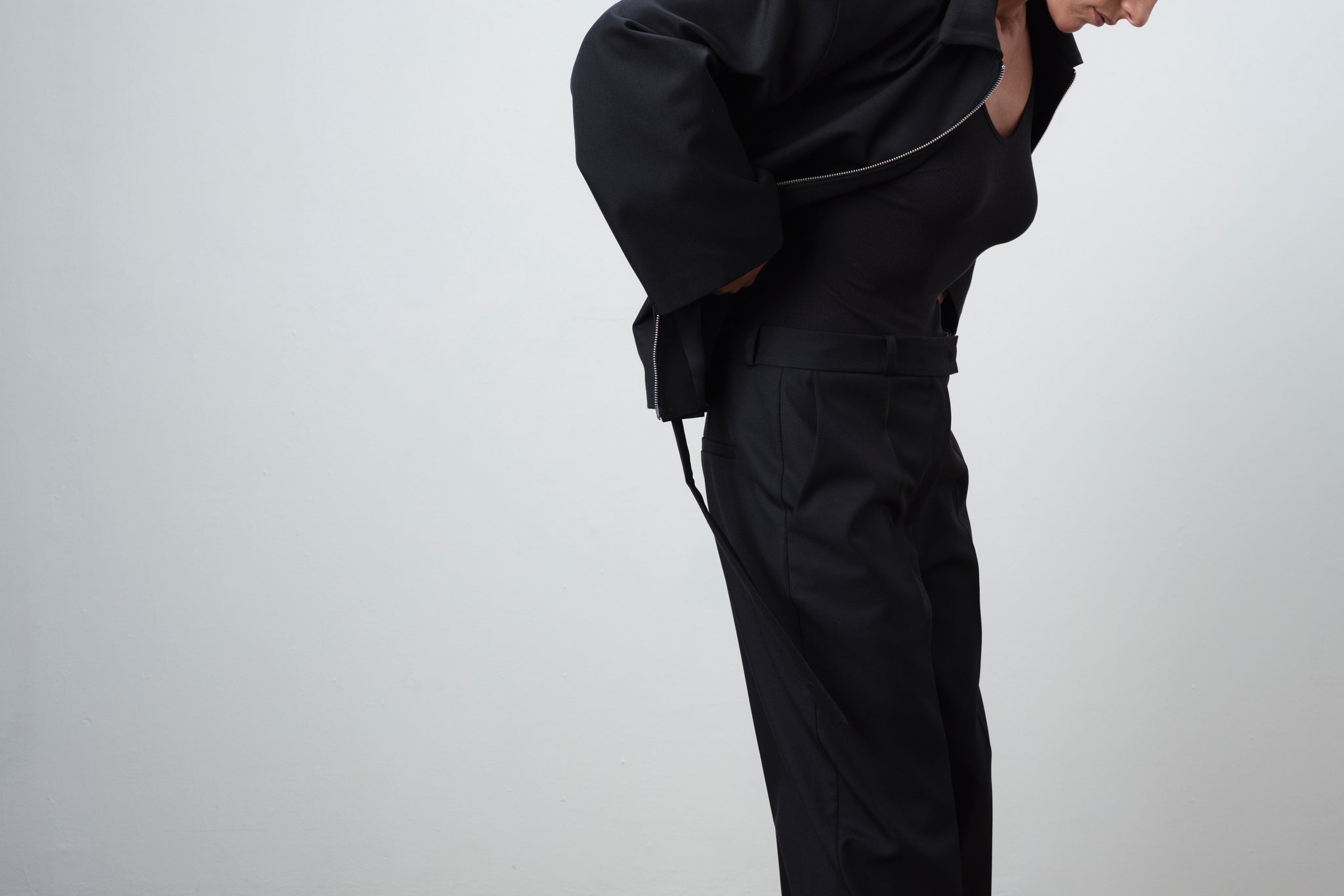 PLEATED STRAIGHT TROUSERS IN BLACK