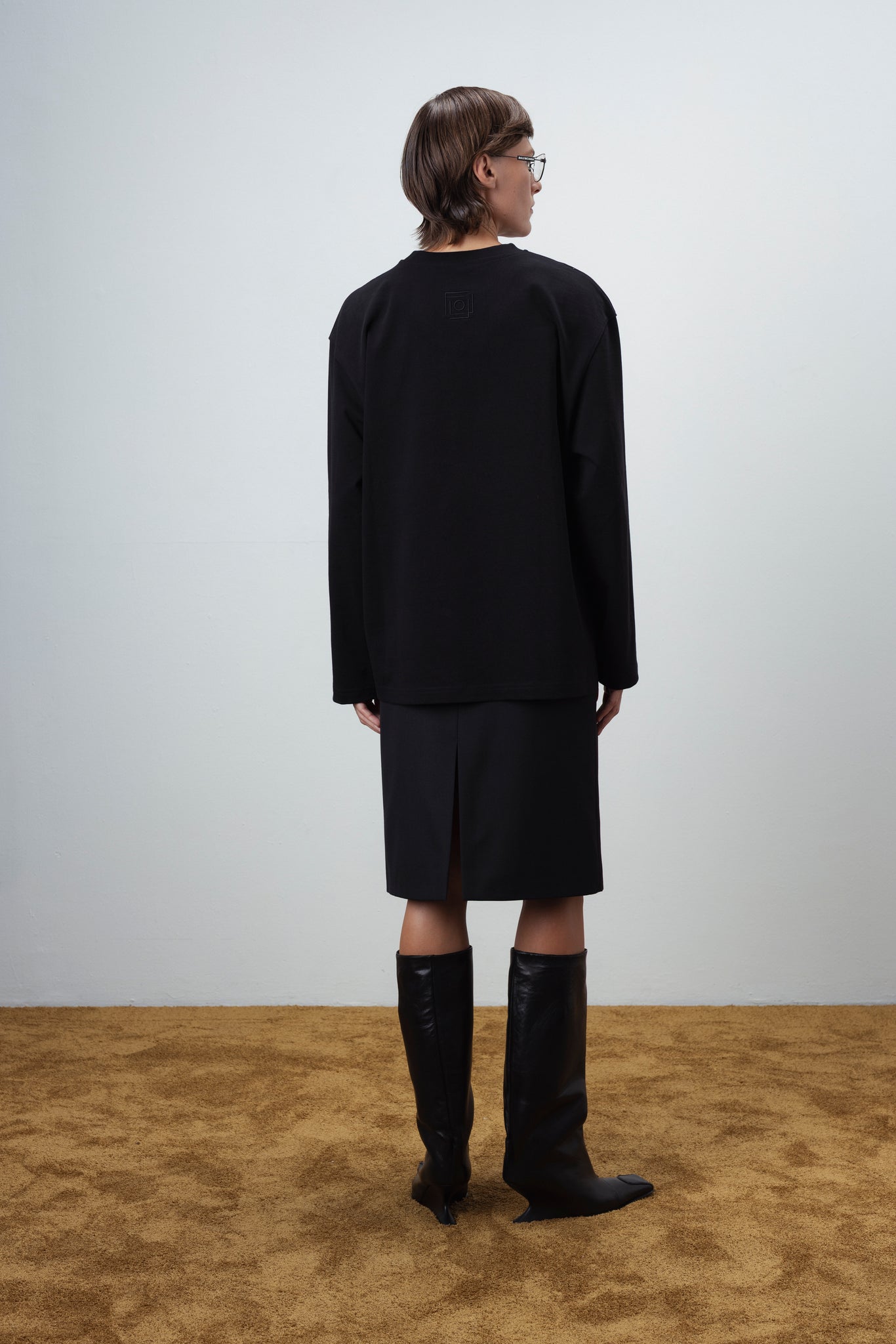 BASIC LONG SLEEVE TOP IN BLACK