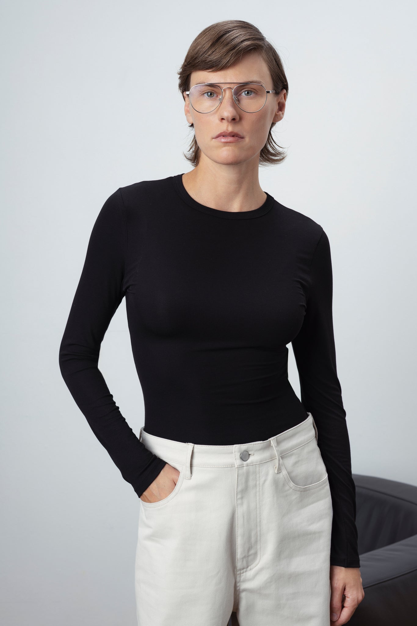 CREW NECK TOP IN BLACK