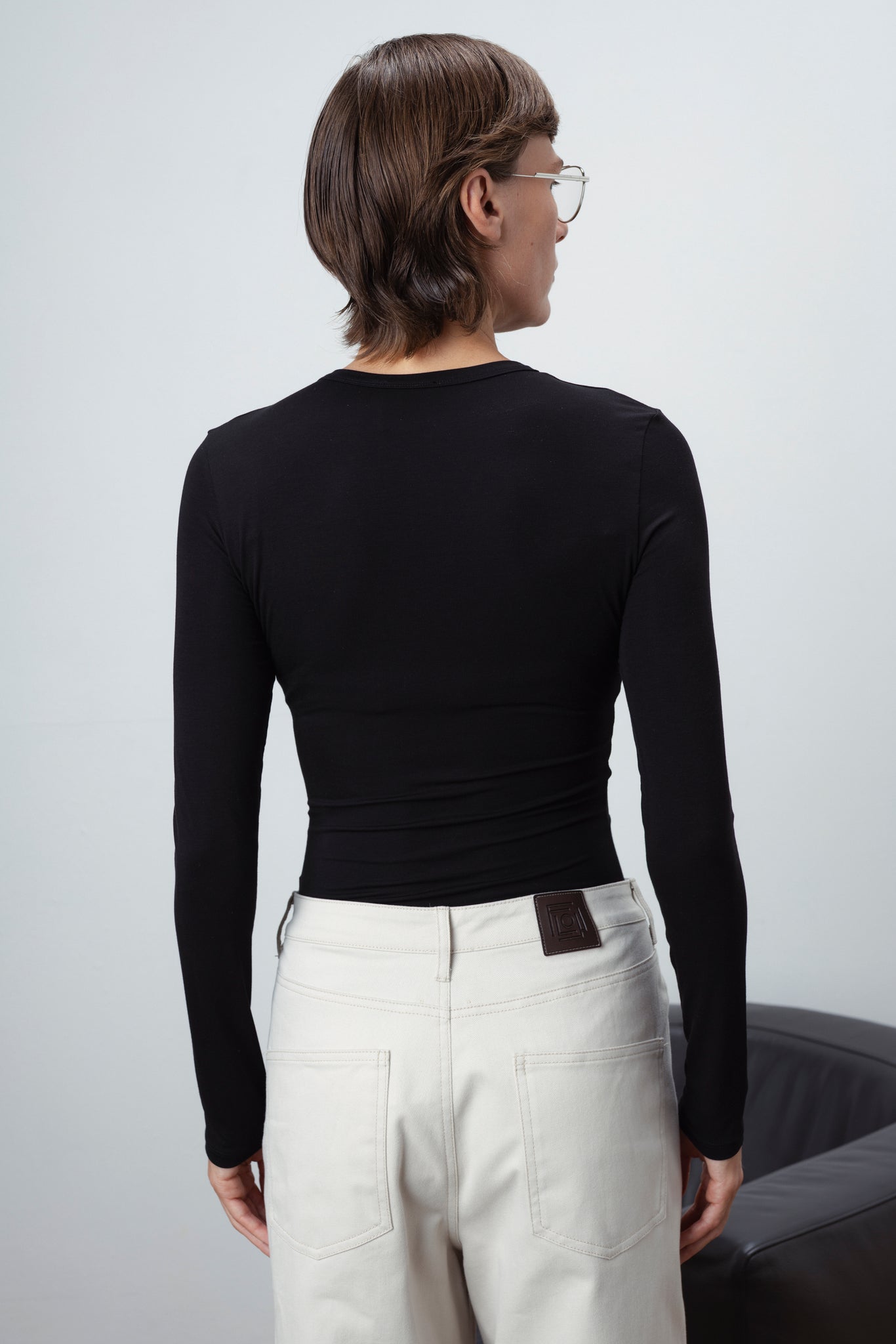 CREW NECK TOP IN BLACK