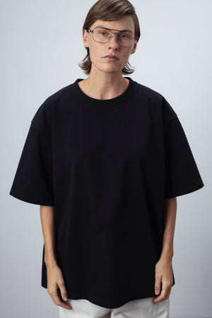 BASIC MONOGRAM T-SHIRT IN BLACK