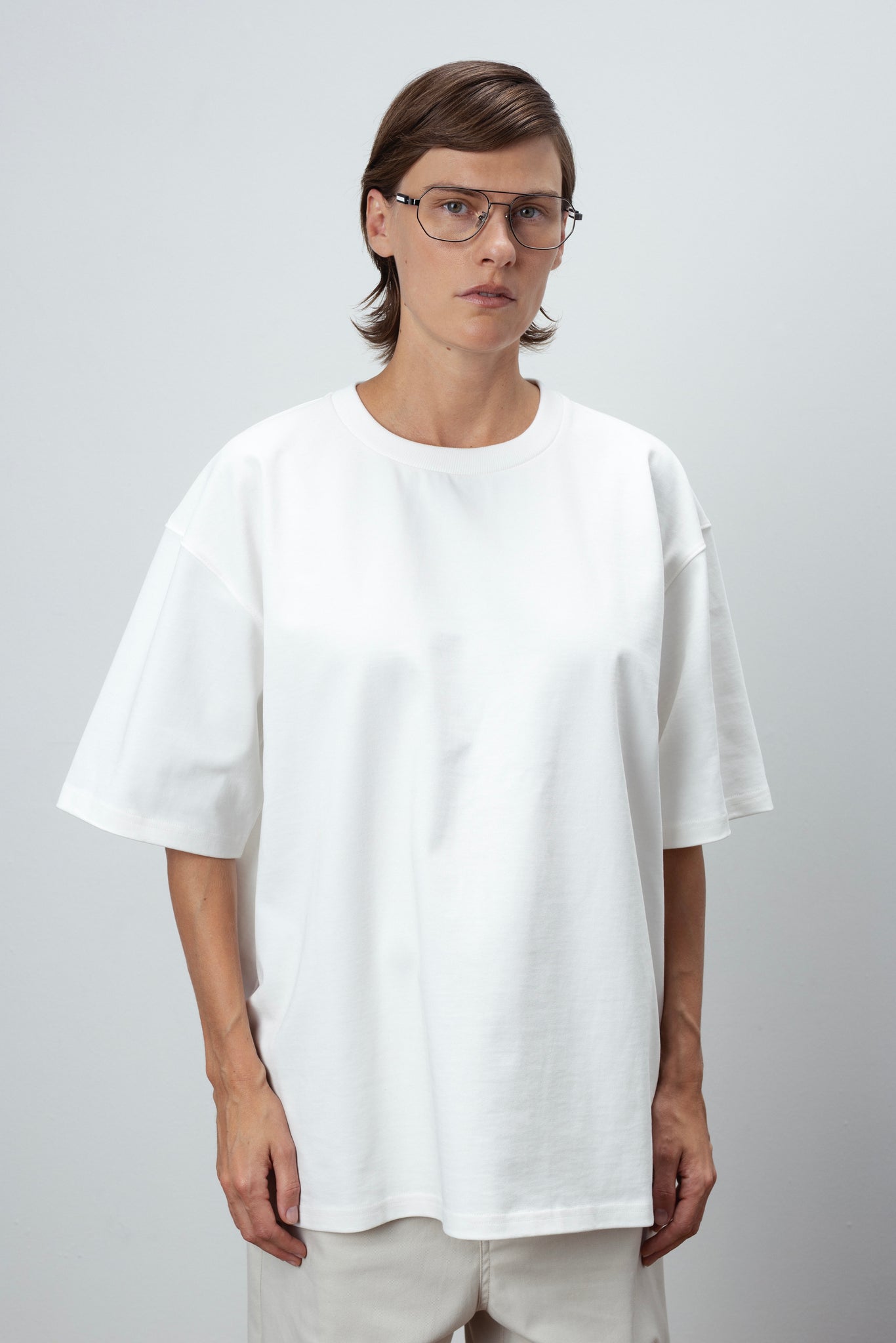 BASIC MONOGRAM T-SHIRT IN OFF-WHITE