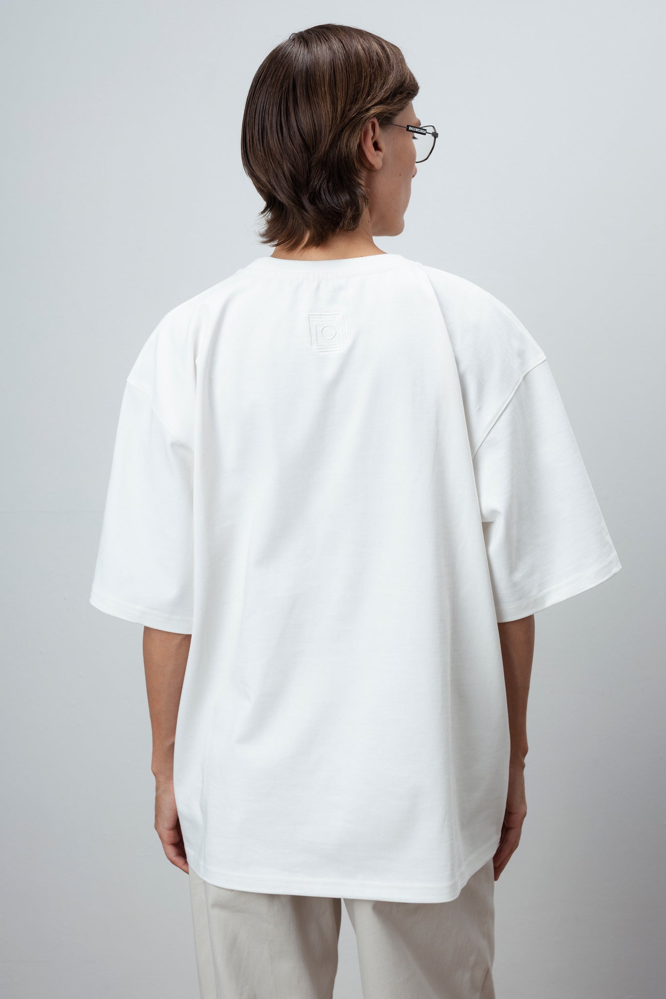 BASIC MONOGRAM T-SHIRT IN OFF-WHITE