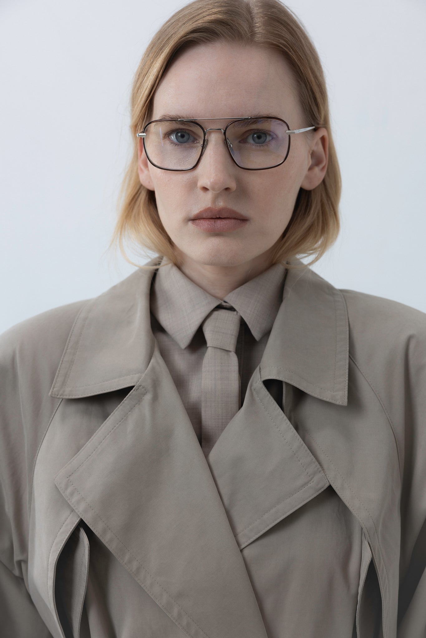 FLOW SIGNATURE TRENCH COAT IN BEIGE Www flowfemme flow-signature-trench-coat-in-beige-www-flowfemme