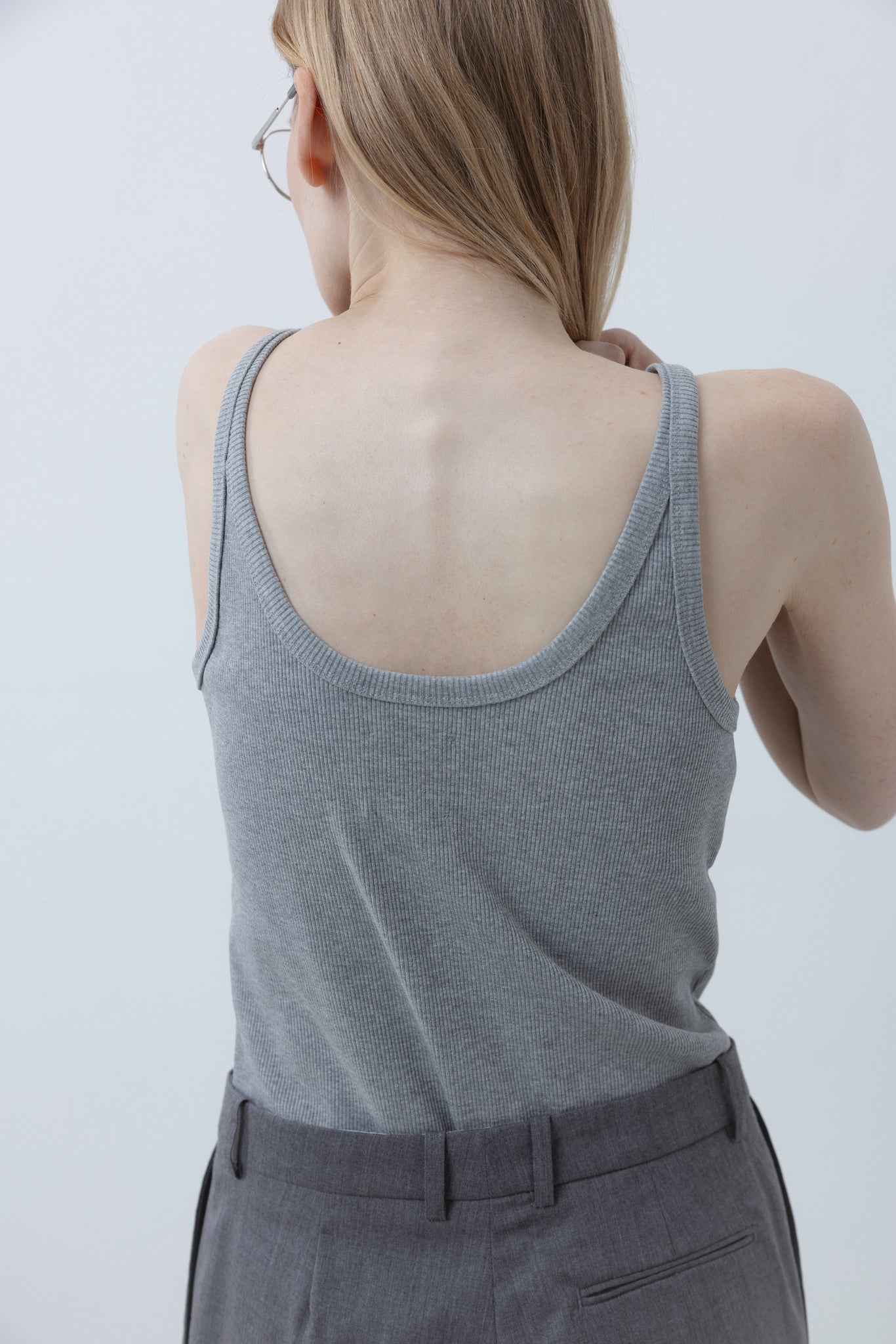 RIBBED TANK TOP IN GREY MELANGE