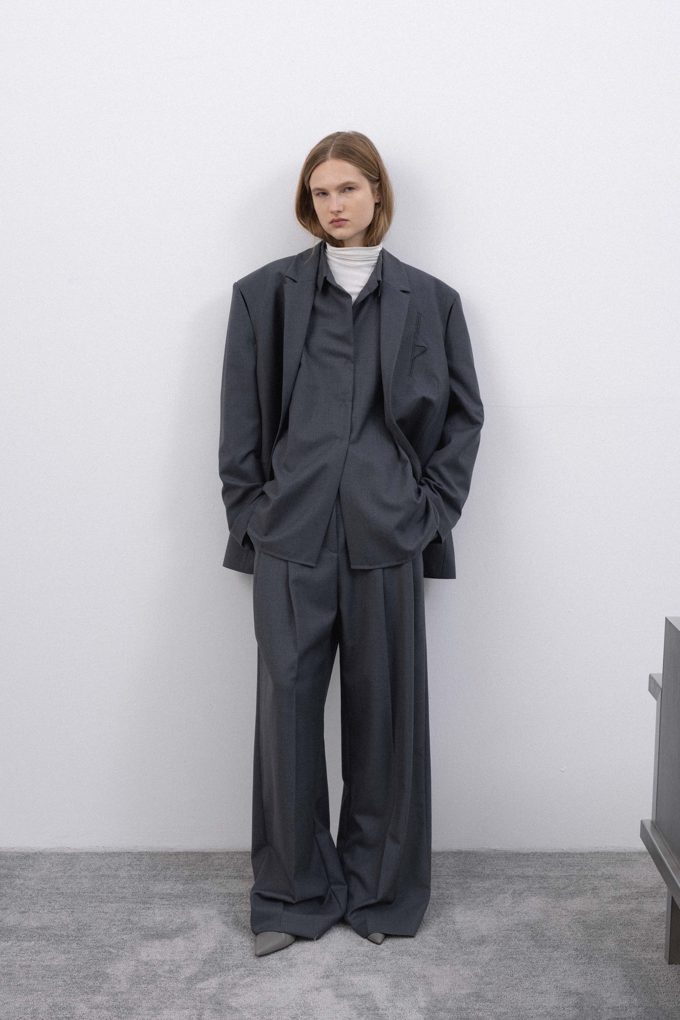 PLEATED WIDE SUIT TROUSERS IN GREY