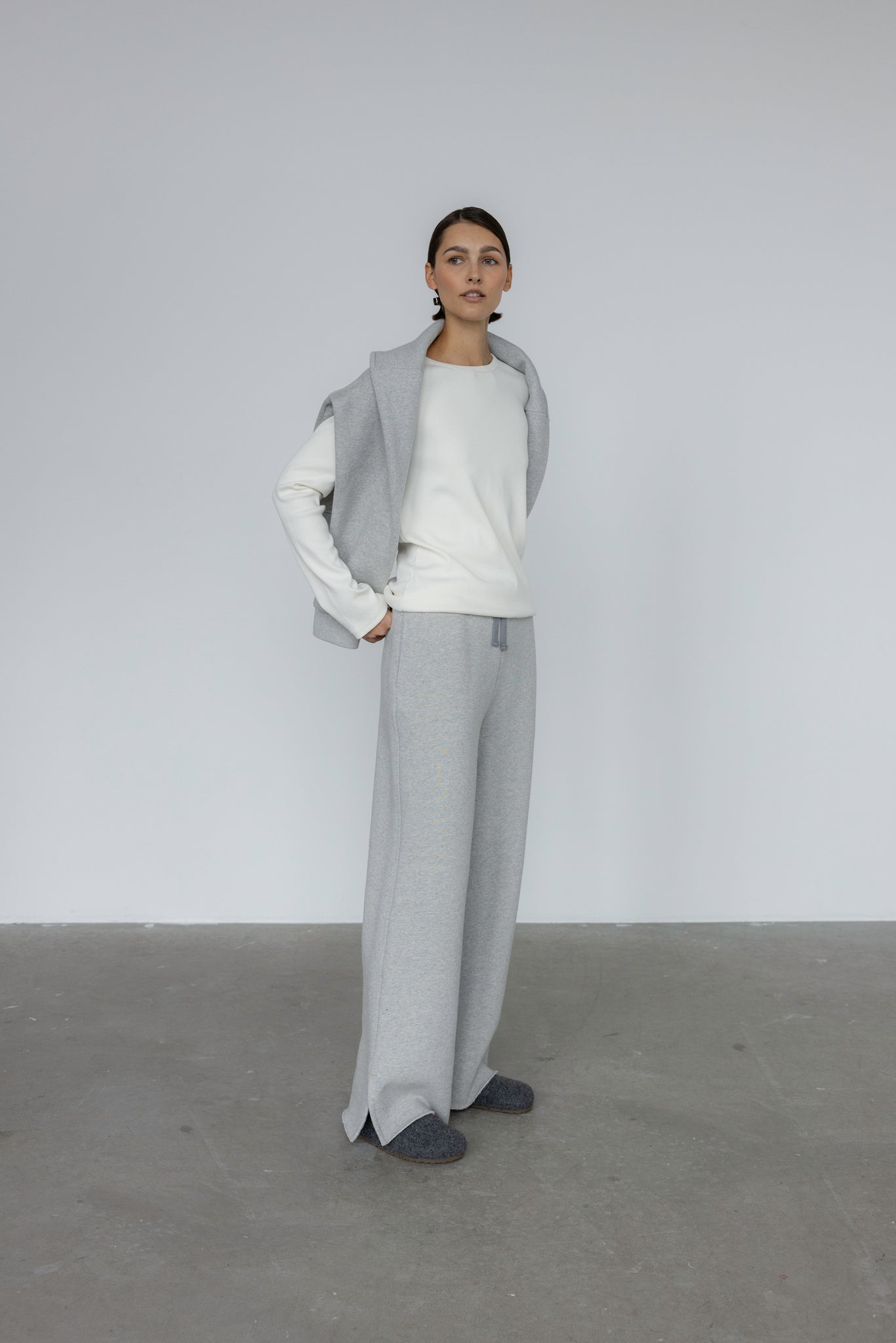 FLOW LOUNGE TROUSERS IN MELANGE GREY