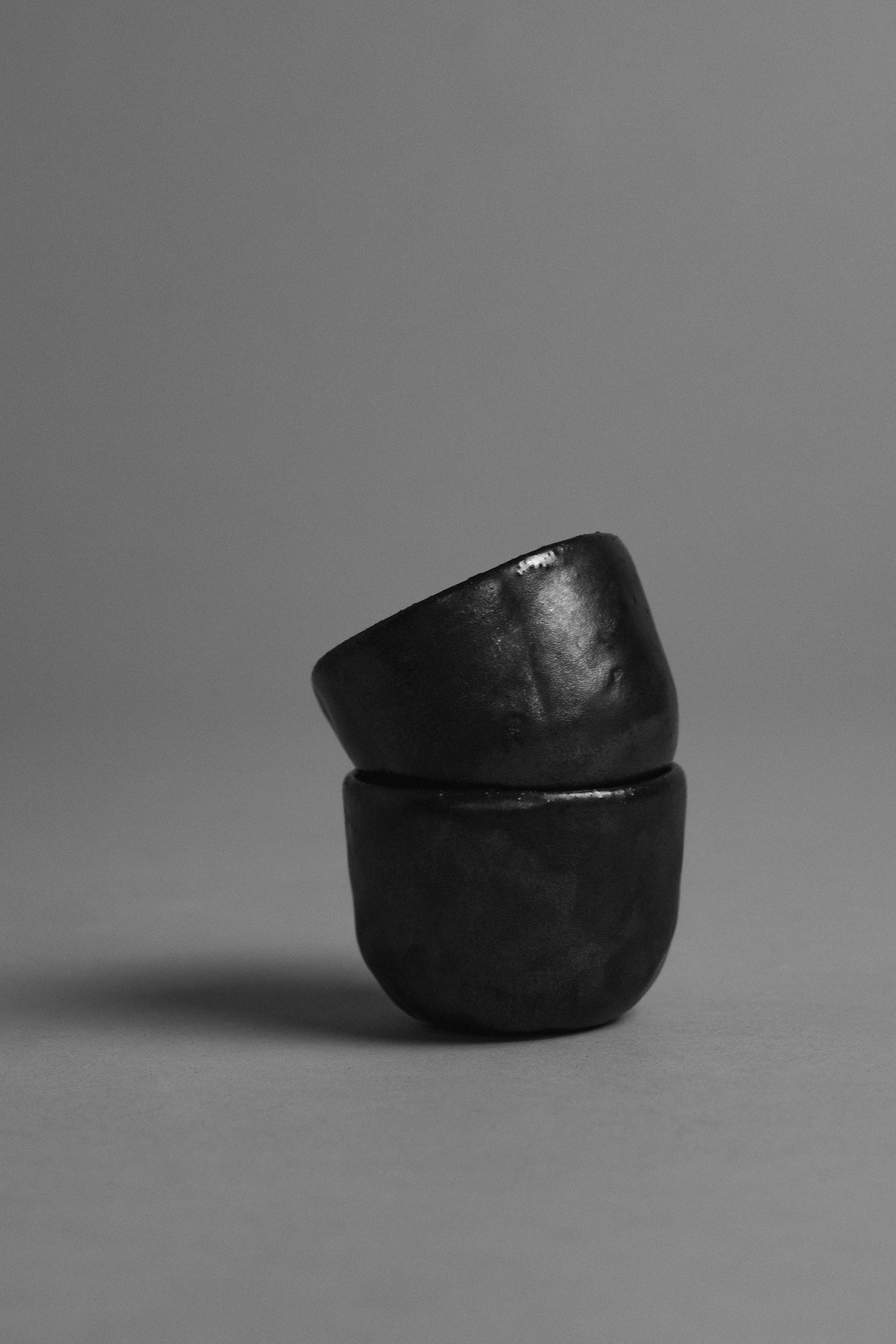 BLACK TEXTURED CERAMIC CUPS