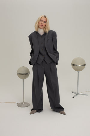 PLEATED WIDE SUIT TROUSERS IN GREY