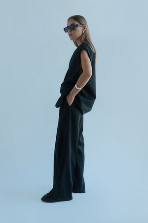 BLACK OVERSIZED WAISTCOAT